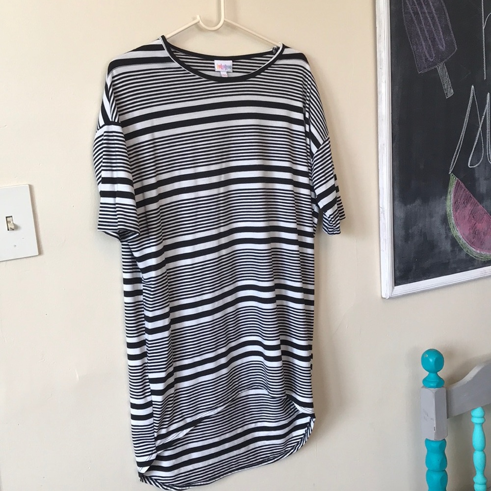 White and black striped LulaRoe top